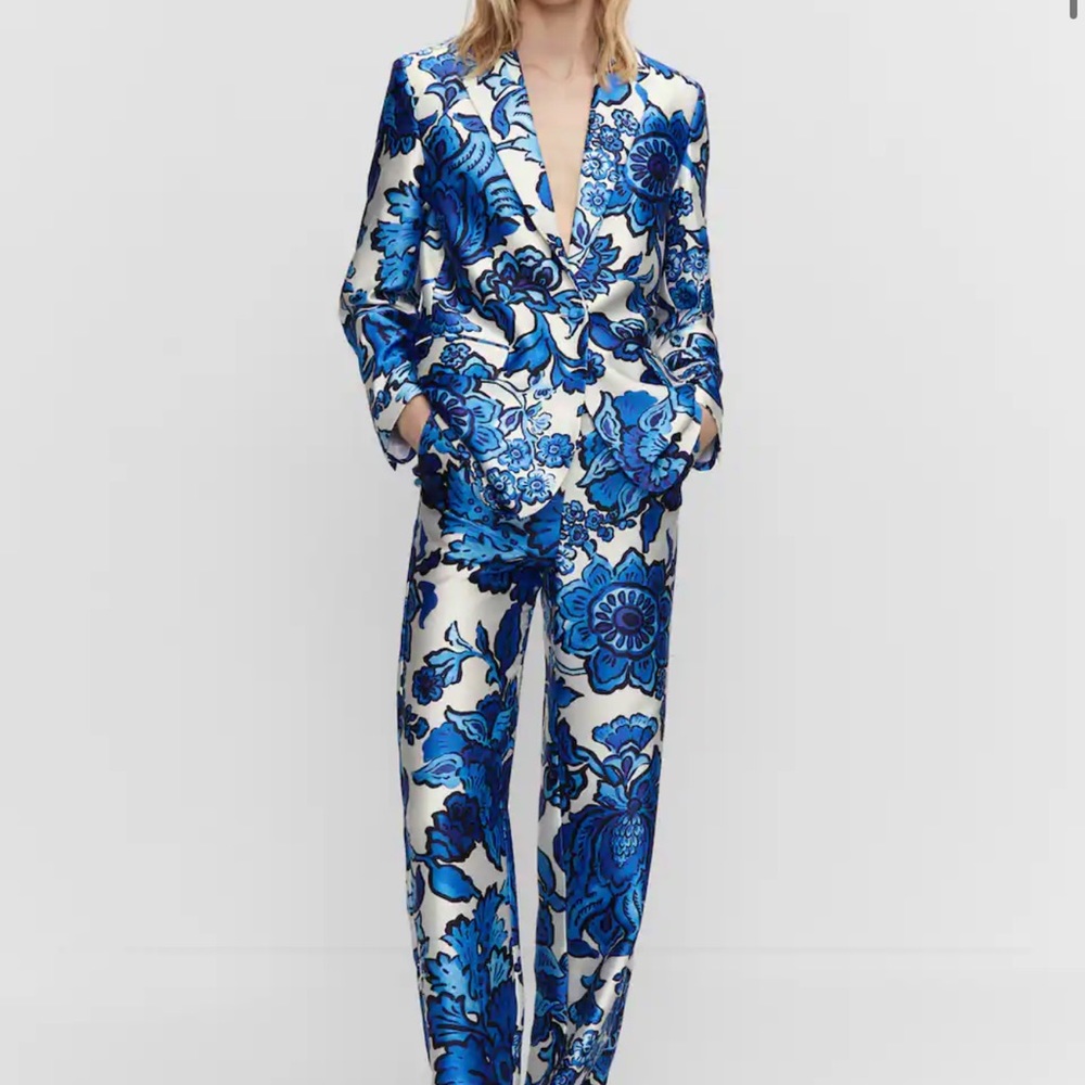 Blue floral satin blazer